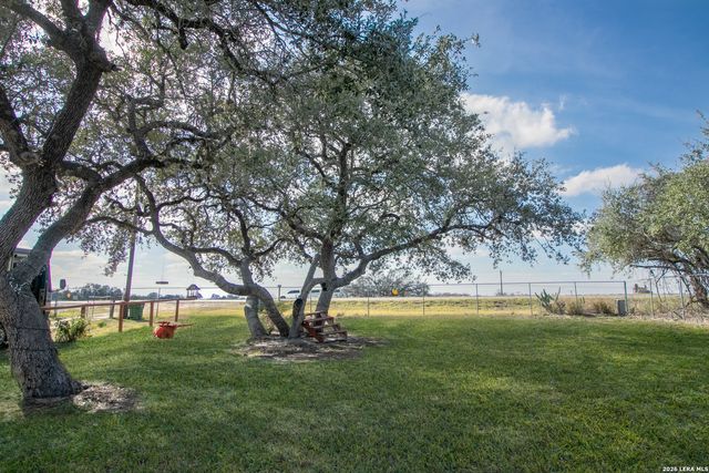 16472 N State Highway 16, Poteet, TX 78065