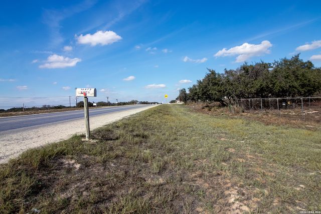 16472 N State Highway 16, Poteet, TX 78065