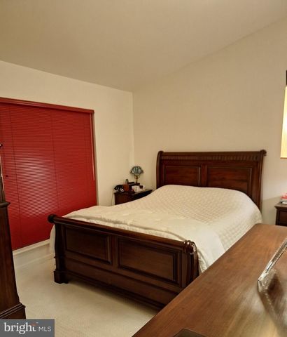 151 EDINBURGH SQ, Sterling, VA 20164