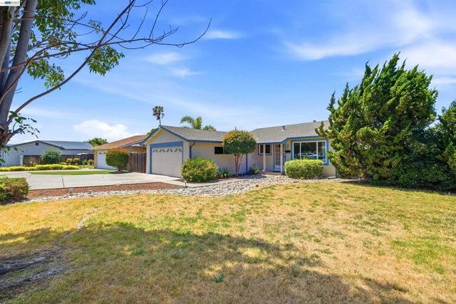 7601 Redbud Ct, Newark, CA 94560