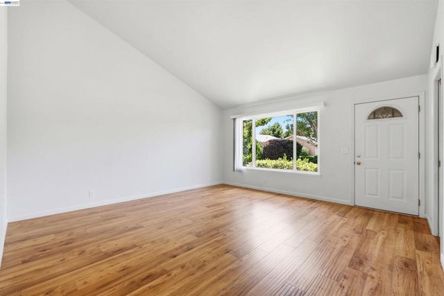 7601 Redbud Ct, Newark, CA 94560