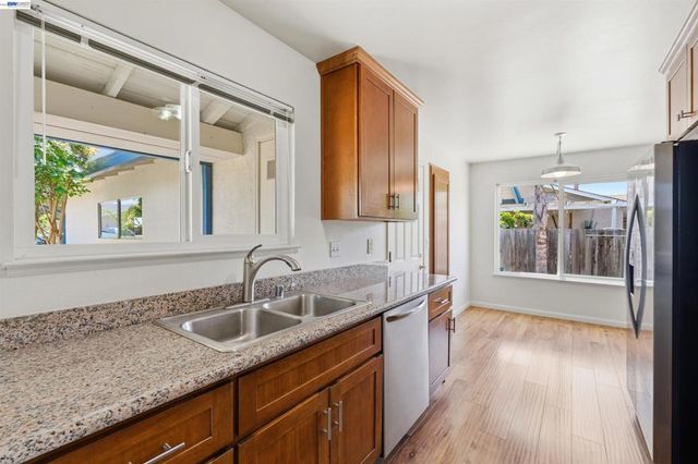 7601 Redbud Ct, Newark, CA 94560