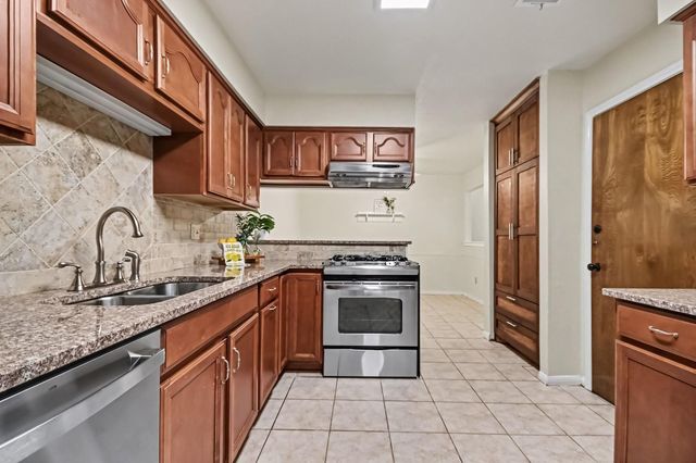 10323 Kirkwren Drive, Houston, TX 77089