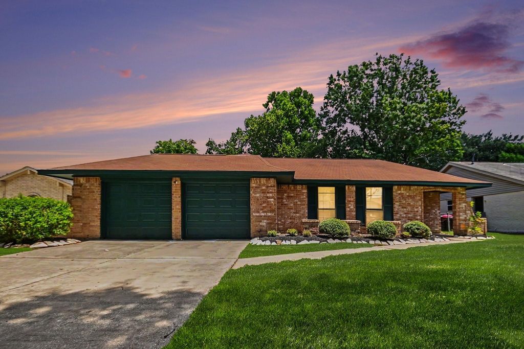 10323 Kirkwren Drive, Houston, TX 77089