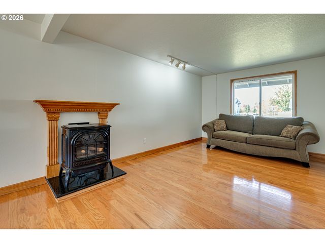 1407 Nw 4TH St, Battle Ground, WA 98604