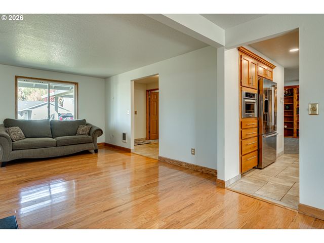 1407 Nw 4TH St, Battle Ground, WA 98604
