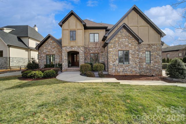 8000 Skye Lochs Drive, Waxhaw, NC 28173