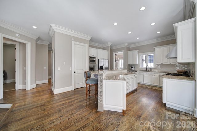 8000 Skye Lochs Drive, Waxhaw, NC 28173