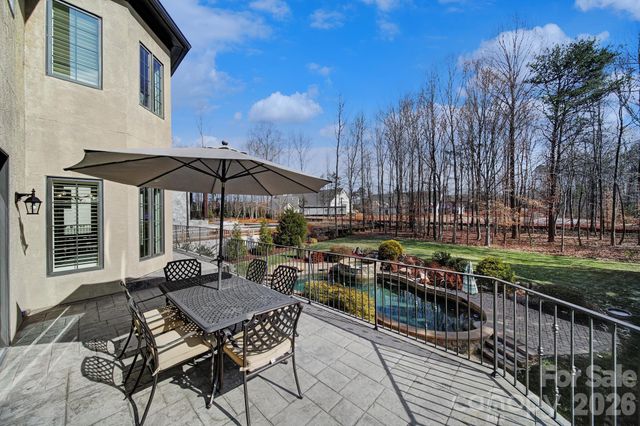 8000 Skye Lochs Drive, Waxhaw, NC 28173