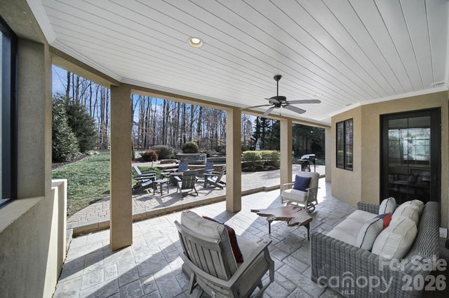 8000 Skye Lochs Drive, Waxhaw, NC 28173