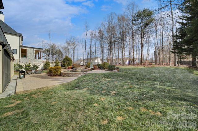 8000 Skye Lochs Drive, Waxhaw, NC 28173