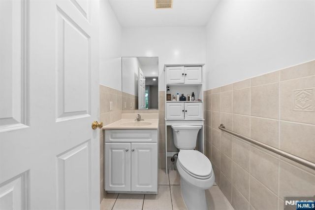 234 5th Street, Fairview, NJ 07022