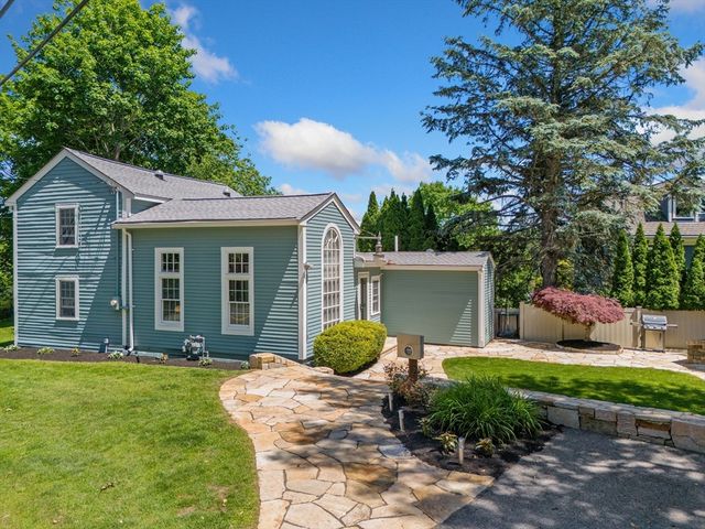 12 Fern St, Lexington, MA 02421