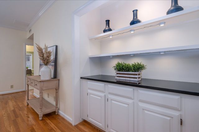 3818 West End Ave Apt 204, Nashville, TN 37205