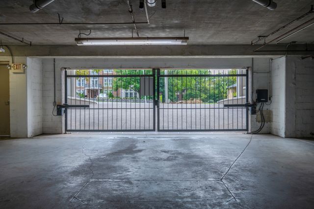 3818 West End Ave Apt 204, Nashville, TN 37205