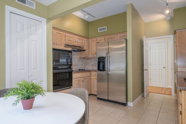 3818 West End Ave Apt 204, Nashville, TN 37205