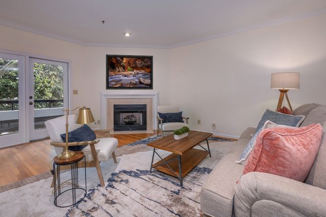 3818 West End Ave Apt 204, Nashville, TN 37205