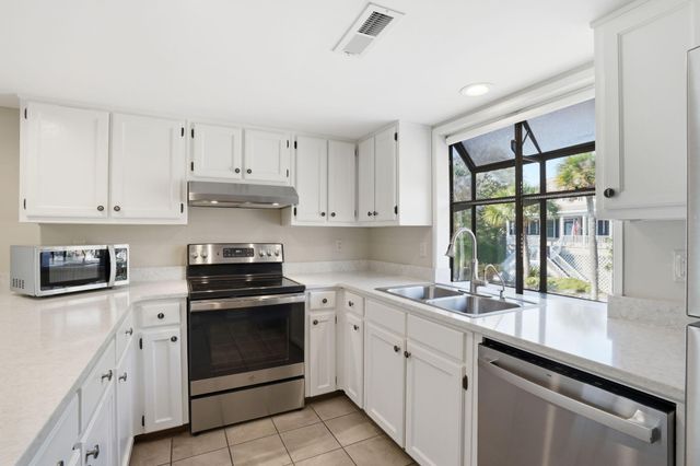 798 Summerwind Circle, Edisto Island, SC 29438