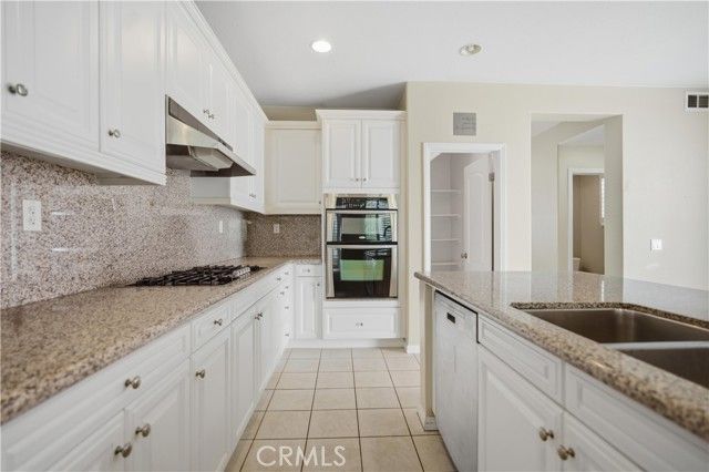 653 E Gardenia Drive, Azusa, CA 91702