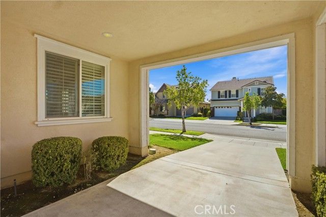 653 E Gardenia Drive, Azusa, CA 91702