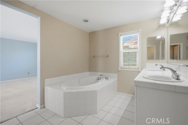 653 E Gardenia Drive, Azusa, CA 91702