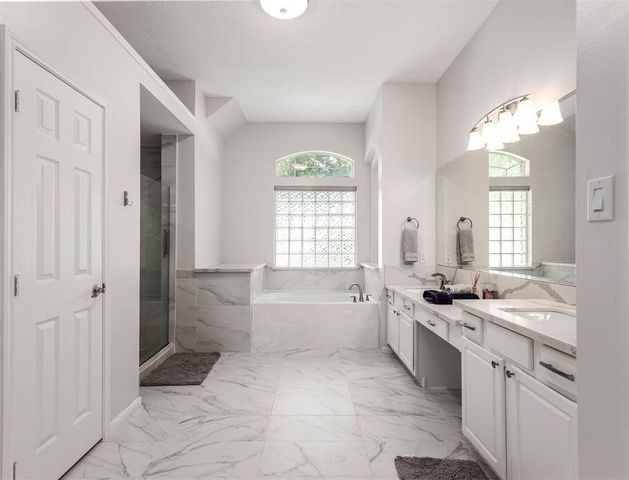 3403 E Cedar Hollow Drive, Pearland, TX 77584