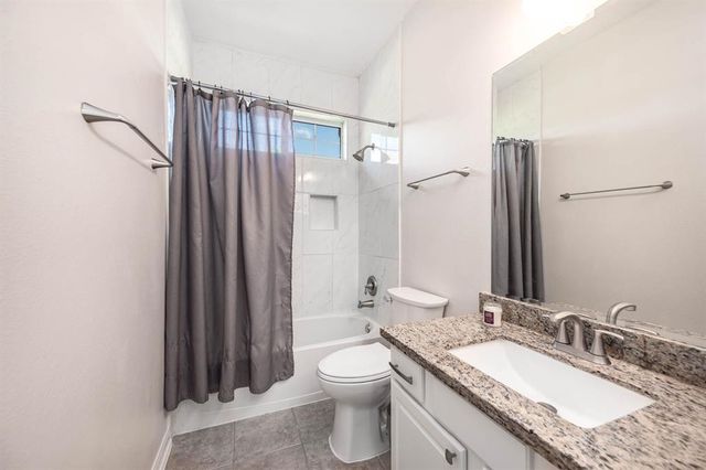 3403 E Cedar Hollow Drive, Pearland, TX 77584