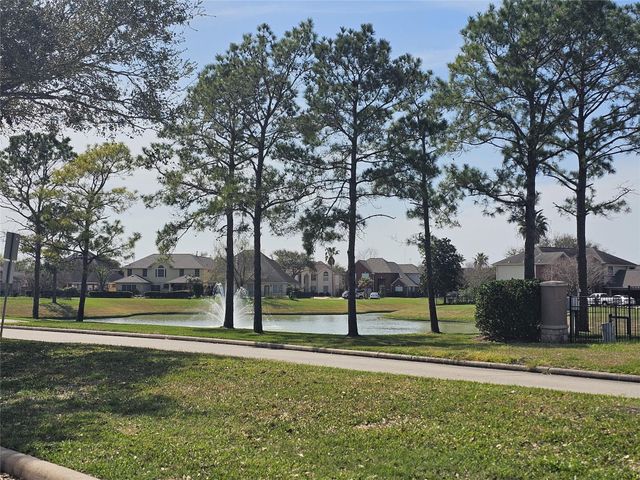 3403 E Cedar Hollow Drive, Pearland, TX 77584