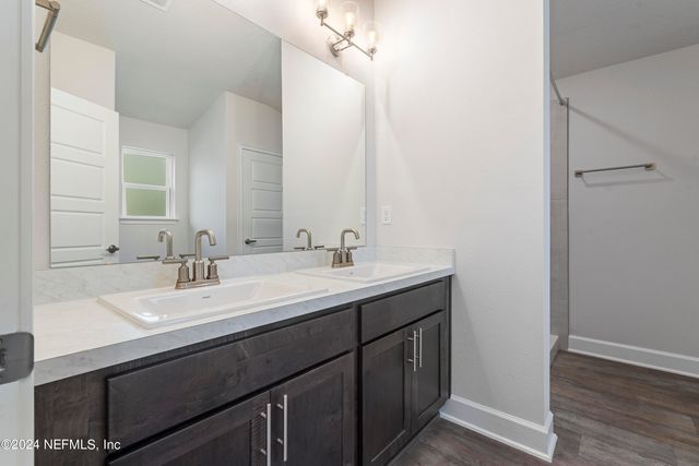 8345 HELMSLEY Boulevard, Jacksonville, FL 32219