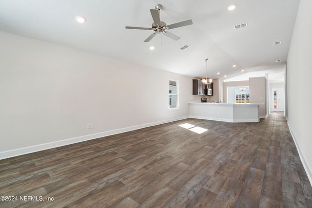 8345 HELMSLEY Boulevard, Jacksonville, FL 32219