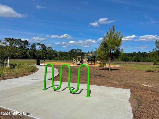 8345 HELMSLEY Boulevard, Jacksonville, FL 32219
