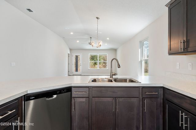 8345 HELMSLEY Boulevard, Jacksonville, FL 32219