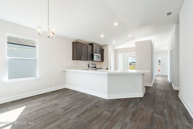 8345 HELMSLEY Boulevard, Jacksonville, FL 32219