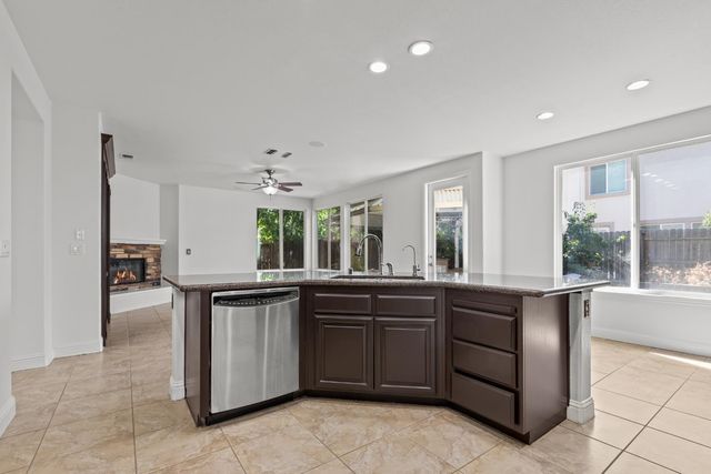 1551 Ainsworth Ln, Lincoln, CA 95648