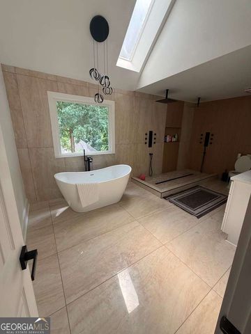35 Parkview Trace Pass SW, Lilburn, GA 30047