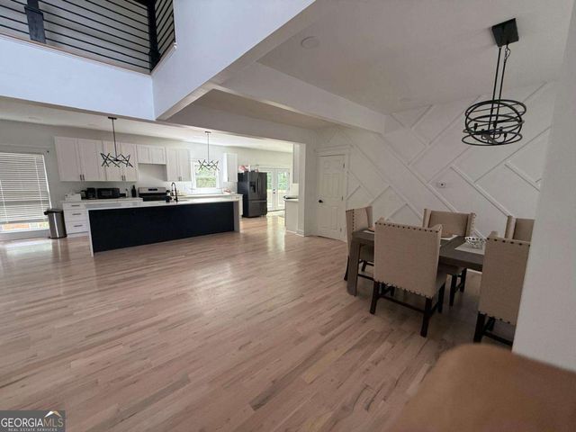 35 Parkview Trace Pass SW, Lilburn, GA 30047