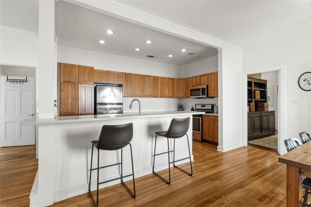 2101 W 10th ST, Austin, TX 78703
