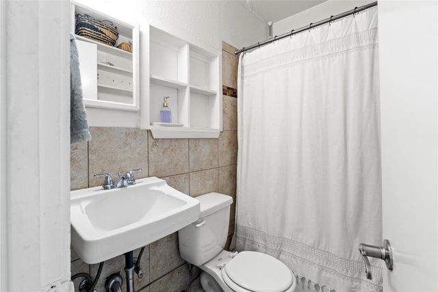 2101 W 10th ST, Austin, TX 78703