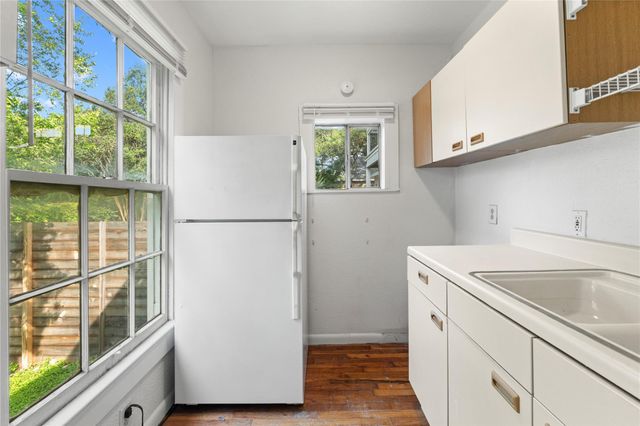 2101 W 10th ST, Austin, TX 78703