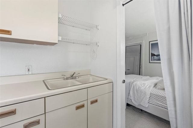 2101 W 10th ST, Austin, TX 78703