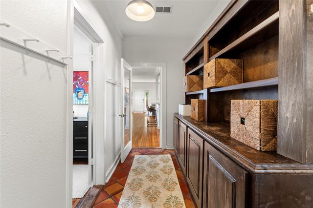 2101 W 10th ST, Austin, TX 78703