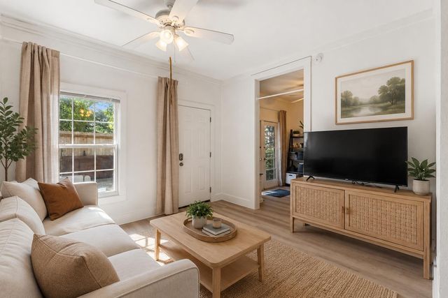 2101 W 10th ST, Austin, TX 78703