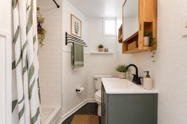 2101 W 10th ST, Austin, TX 78703