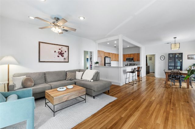 2101 W 10th ST, Austin, TX 78703