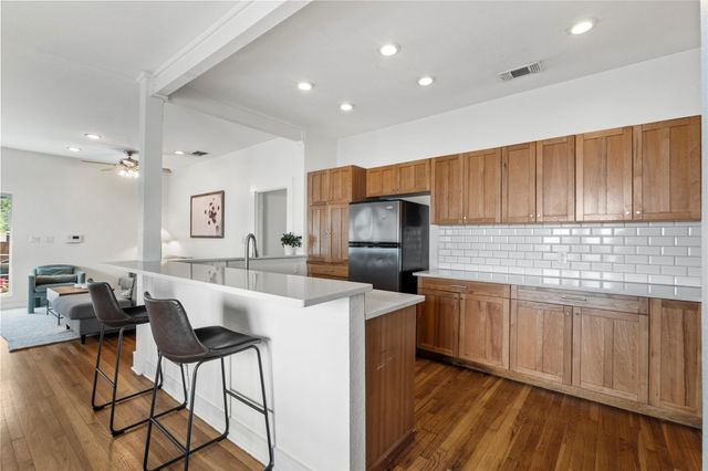 2101 W 10th ST, Austin, TX 78703