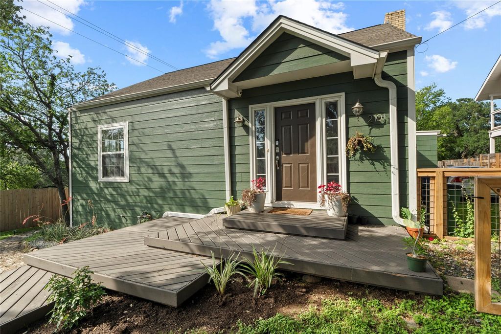 2101 W 10th ST, Austin, TX 78703