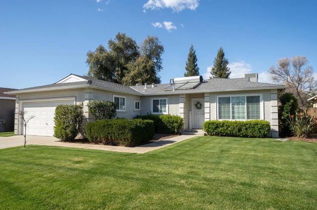 1725 Fairmont Avenue, Clovis, CA 93611
