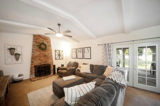 1725 Fairmont Avenue, Clovis, CA 93611
