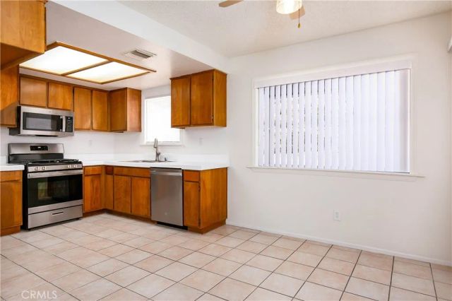 40062 164th East, Lake Los Angeles, CA 93591