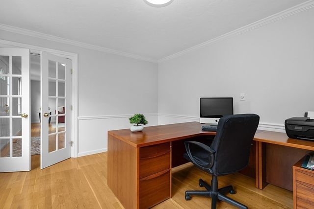 8 Autumn Ln, Natick, MA 01760